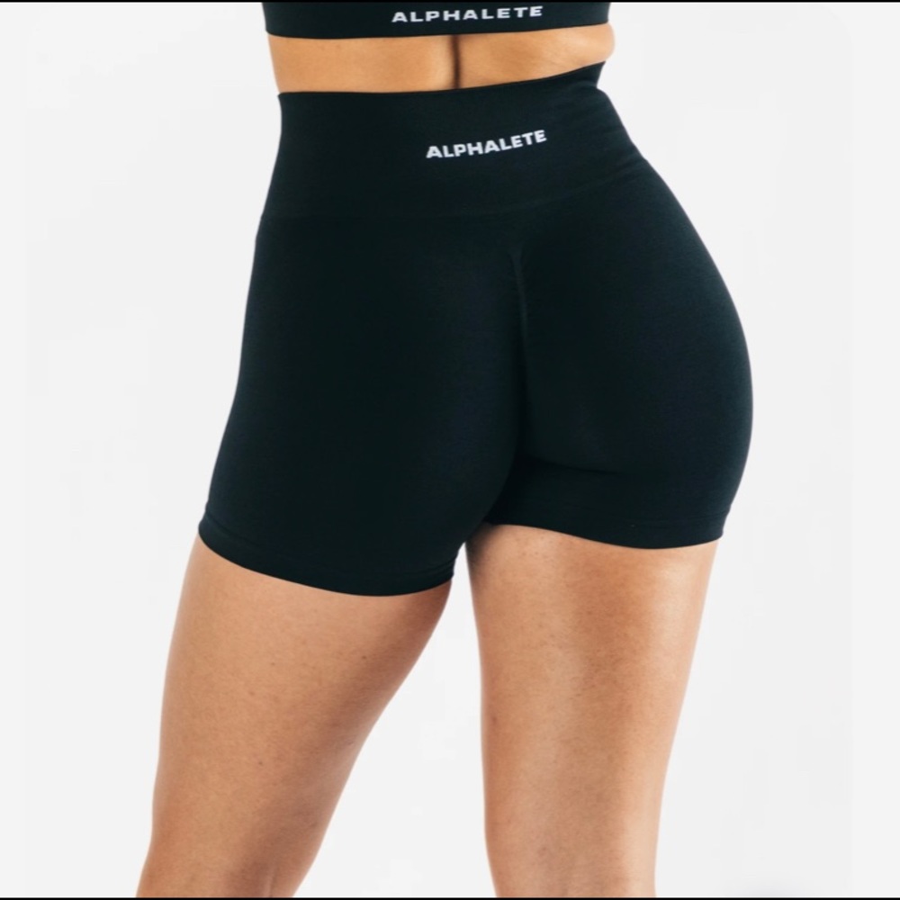 Alphalete Amplify shorts Medium.